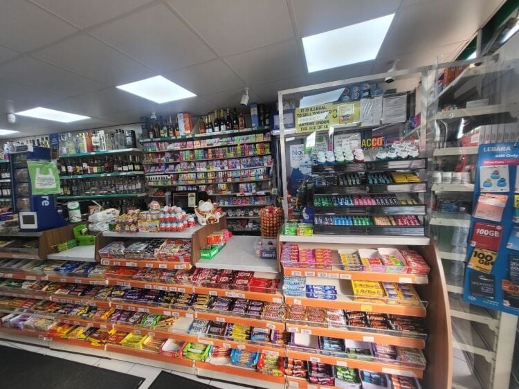 PRIME NORTH LONDON CONVENIENCE STORE FULLY REFURBISHED | HIGH TURNOVER | EXCELLENT GROWTH POTENTIAL /REF: CS0791 Photo 1