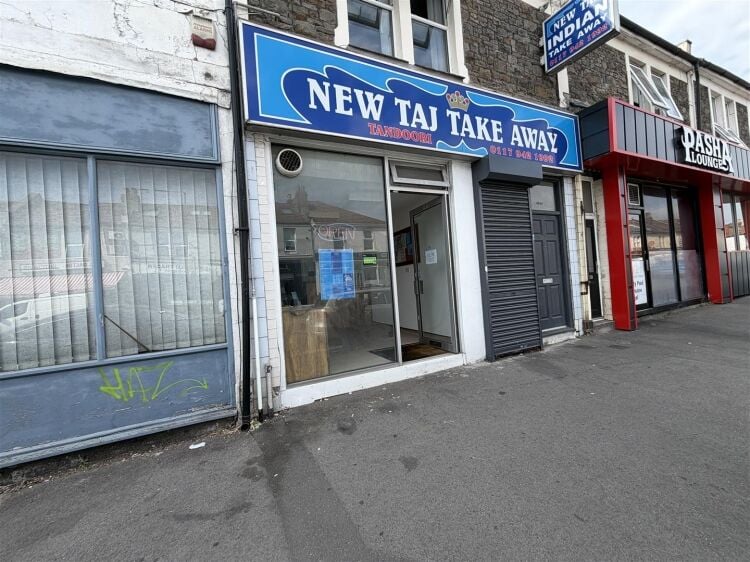 A fully fitted takeaway premises extending to approximately 876 sq ft. Photo 1