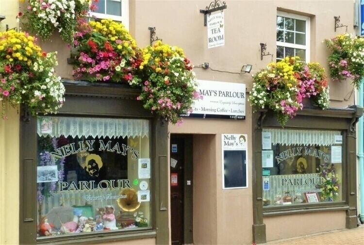 Charming, Award-Winning Tearoom with Spacious Home in Ilfracombe's Heart for Sale Photo 1