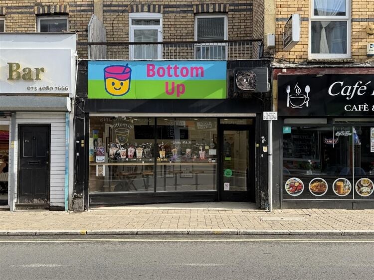 A well presented retail unit extending to approximately 384 sq ft, arranged to provide a front serving area with rear preparation and storage space, t Photo 1