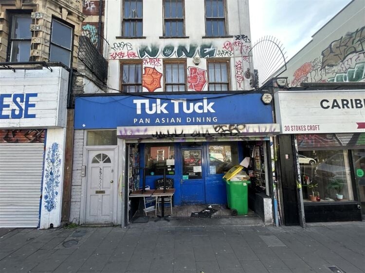 A ground floor property of approximately 900 sq ft, with an additional basement level providing useful ancillary storage space. the property is availa Photo 1