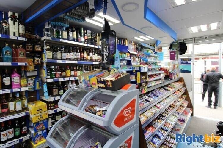Freehold Store and 2-Bed Upper in Busy Luton Location, Currently Rented Photo 1