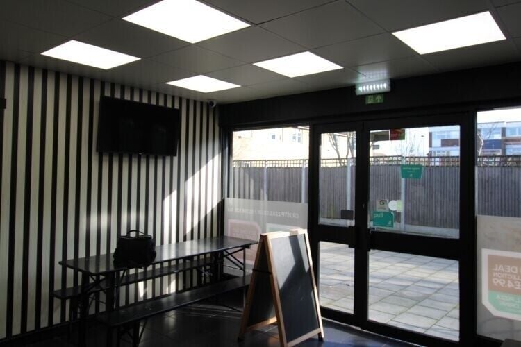 Prime Pizza Takeaway Business Opportunity in Writtle Walk, Rainham, Essex Photo 1