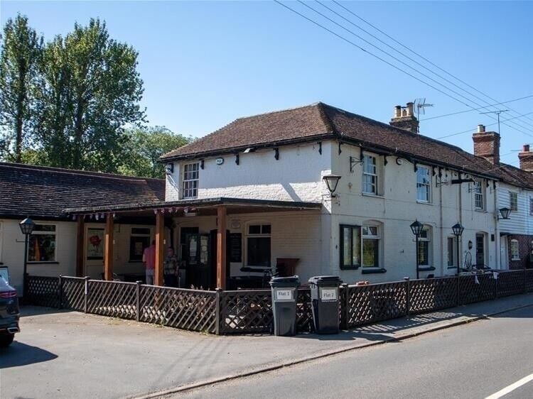 Public House Investment Opportunity in Hawkenbury Kent, Large Garden & Car Park Photo 1