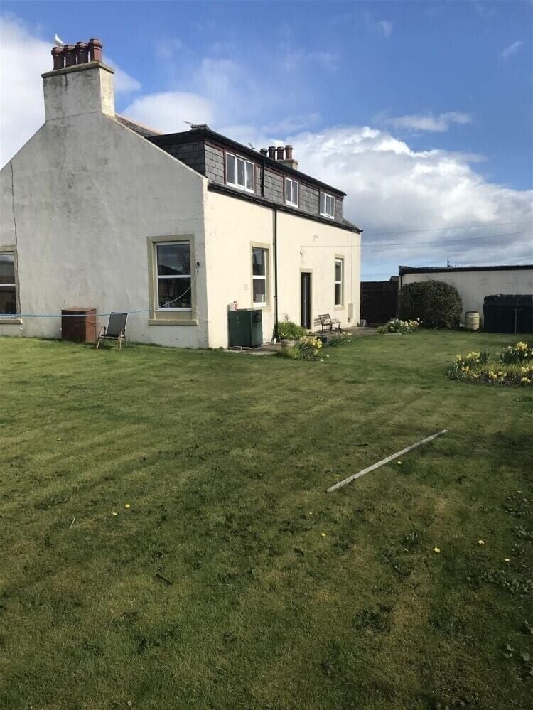 Freehold Estate with Residential and Commercial Development Opportunity in Peterhead, Aberdeenshire Photo 1