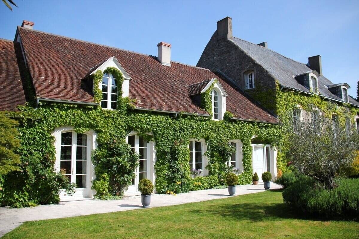 Exclusive Use Wedding Venue Nestled in Hampshire's Rolling Hills for Sale Photo 1