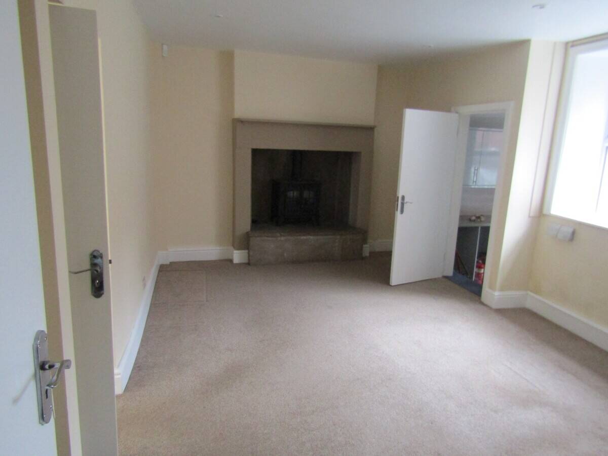 Clitheroe Town Centre Listed Building with Retail Area Available for Let Photo 10