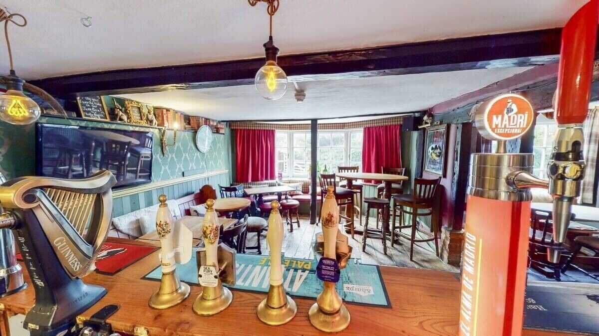 Freehold Village Pub in Milton Keynes, Buckinghamshire - Great Development Potential Photo 10