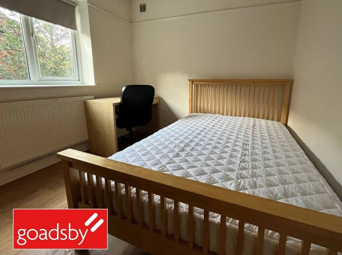 Fully Furnished HMO in High Demand Southampton Area, Ready for Immediate Vacancy Photo 10