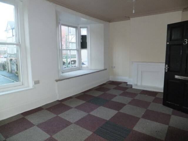 Buxton Mixed Use Property with Development Potential in Prime Shopping Area Photo 10