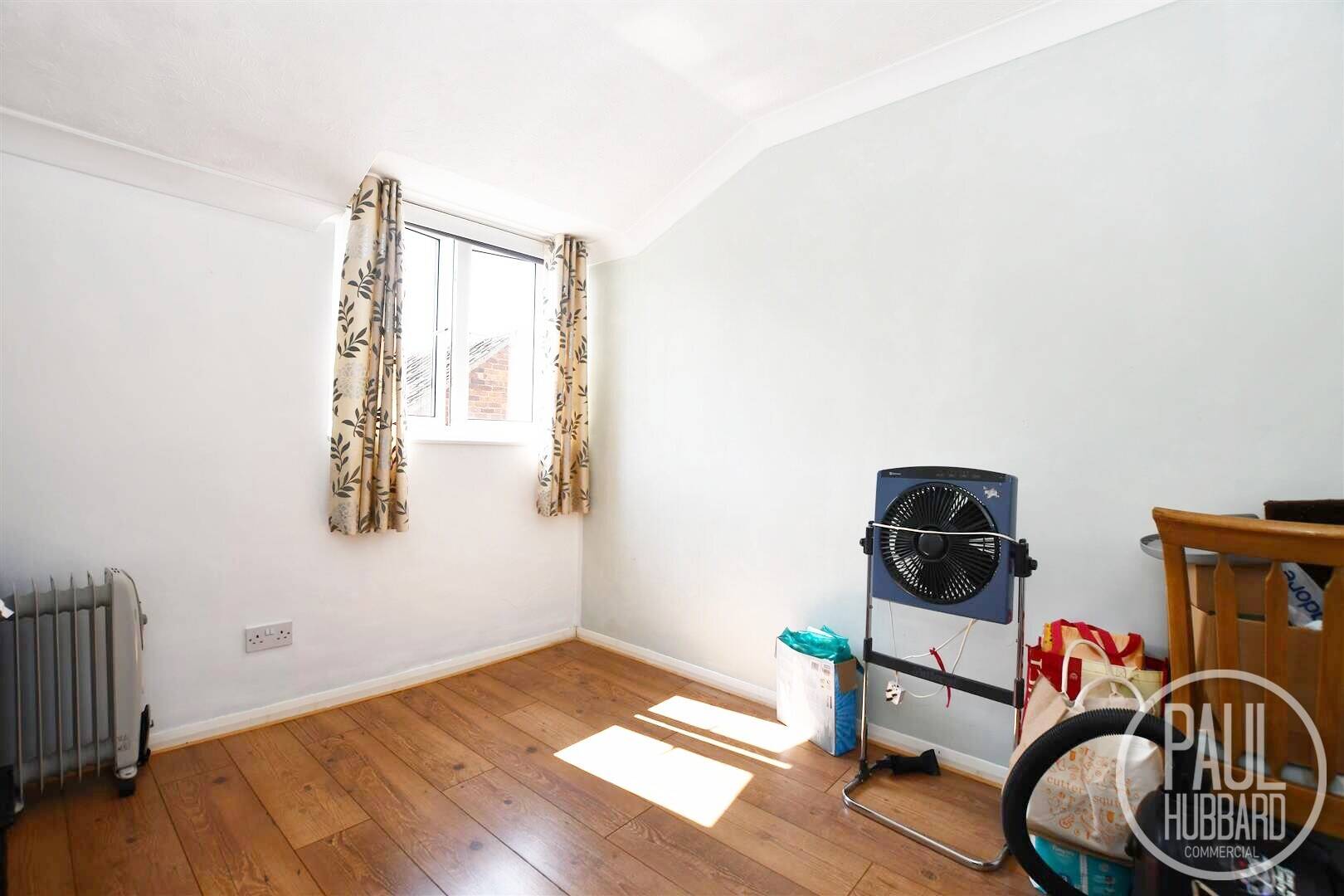 Profitable Fish and Chip Shop Plus Modern 3-Bedroom Apartment in Heacham, Norfolk Photo 10