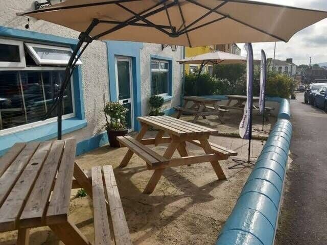 Traditional Public House & Restaurant in Coastal Carmarthenshire Town for Sale! Photo 10