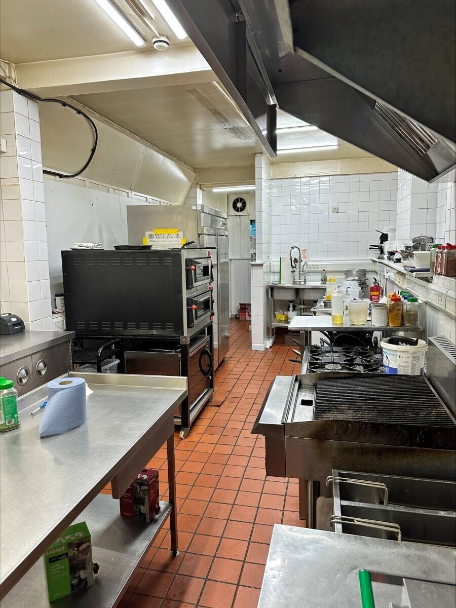 Busy Bistro/Pizzeria for Sale in Llangollen, A Prime Tourist Spot in North Wales Photo 10