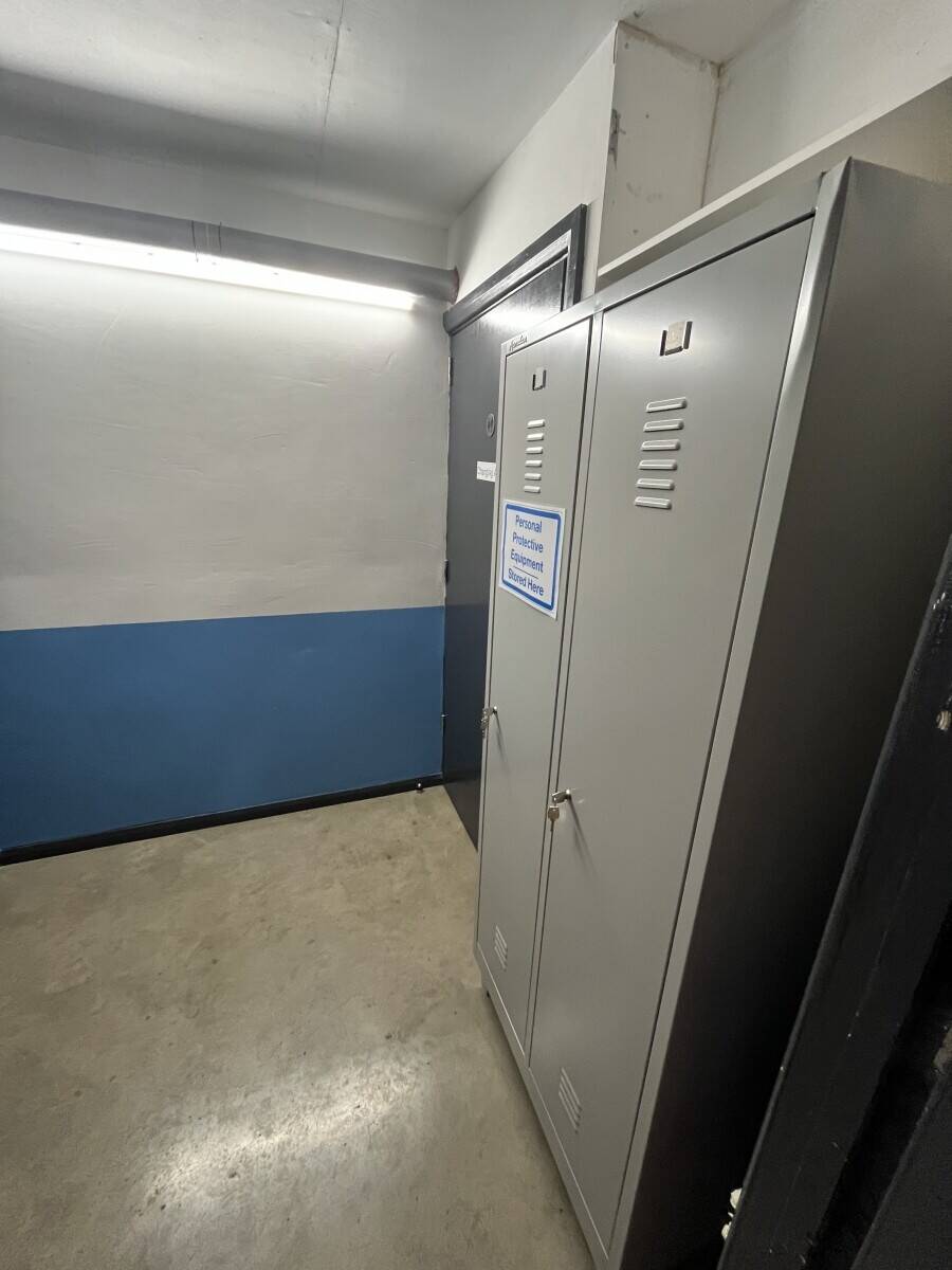 Rent a Warehouse with Cold Storage for Food Production in Hackney, London E8 Photo 10