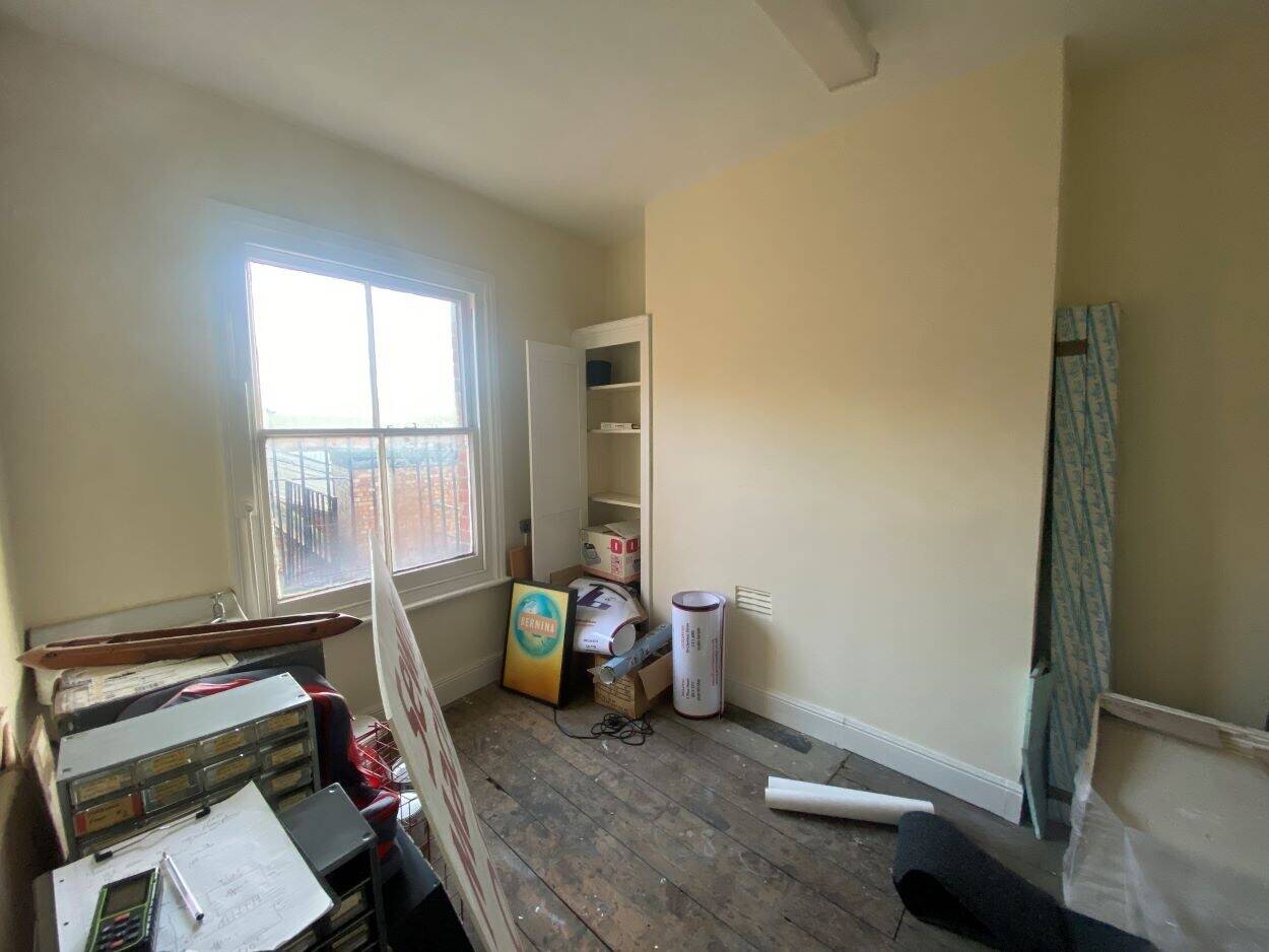 Commercial Premises To Let in Reading Town Centre - West Street - 3 Levels Photo 10