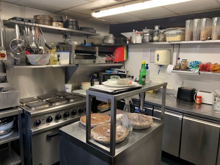 Prominent Tea Rooms in Newark on Trent Nottinghamshire, Leasehold Option Available Photo 10