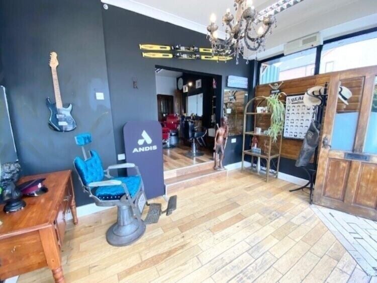 Freehold Commercial Property in Earlsdon, Coventry with Barber Shop and 4 Bedroom Accommodation Photo 10
