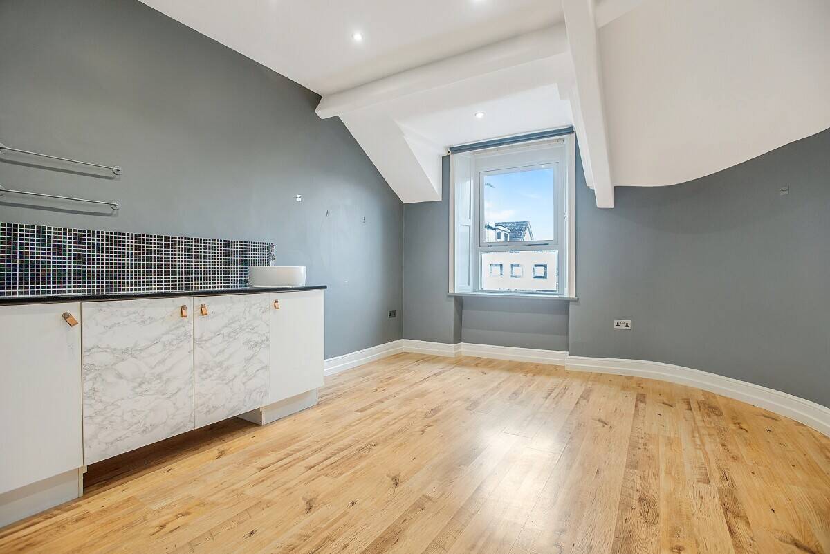 Prime Freehold Commercial Property in Historic Milnthorpe Centre Photo 10
