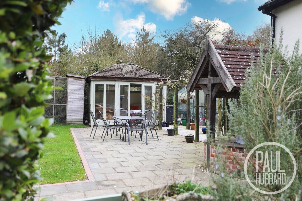 Profitable Award-Winning Cattery with Grade II Listed House and Annexe on a 1-Acre Norfolk Property Photo 10