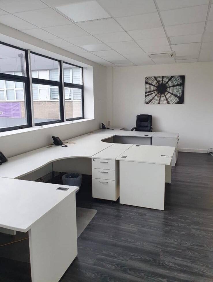 Newly Refurbished Large Office Space to Rent near Stirling Corner. Photo 10