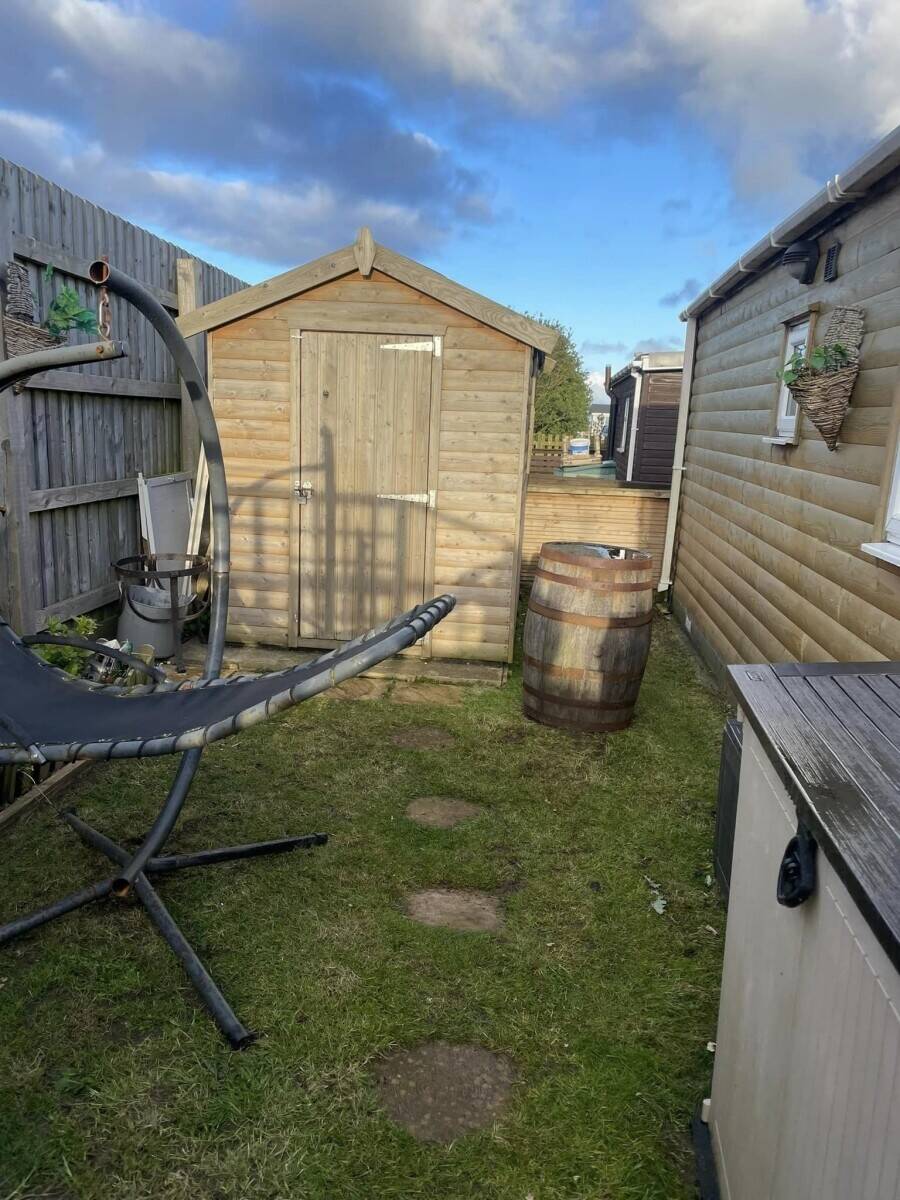 Prime Holiday Chalet in Bridlington with Stunning Sea Views for Sale Photo 10
