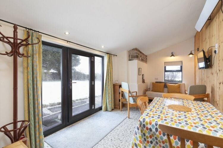 18th Century Luxury B&B, Detached Cottage, and Paddock in North Yorkshire for Sale Photo 10