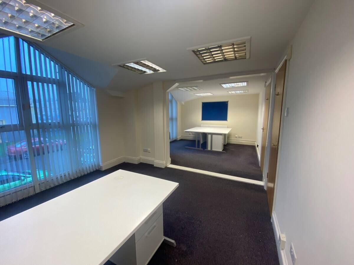 LIGHT INDUSTRIAL WAREHOUSE WITH GROUND & FIRST FLOOR OFFICES APPROX 3,000 SQ FT Photo 10