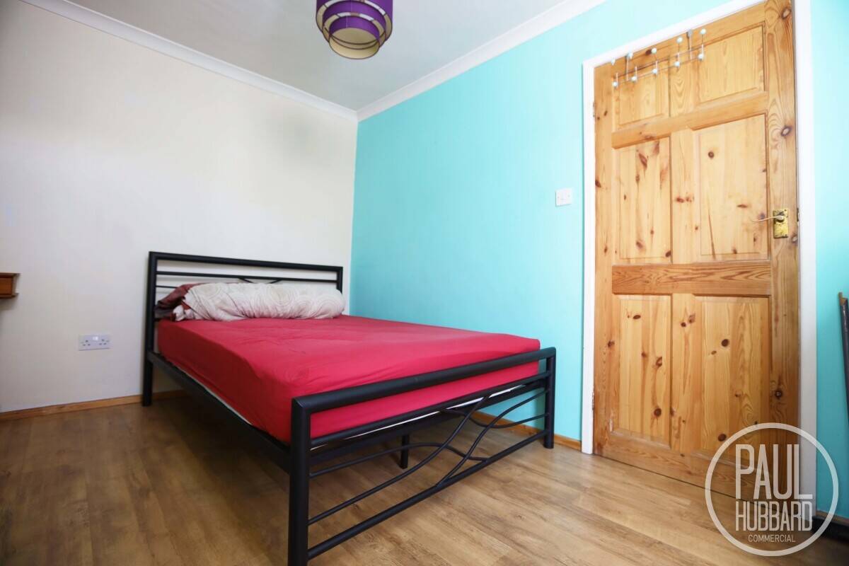 Prime Seaside Restaurant with Expansive 5-Bedroom Residential Accommodation in Great Yarmouth Photo 10