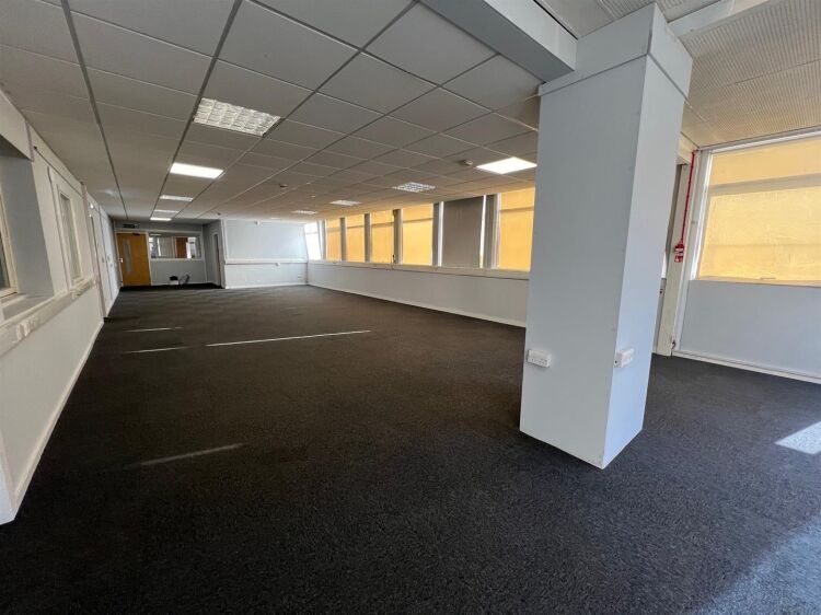 Prime Single Storey Industrial Unit with Large Forecourt Available for Rent in Bristol Photo 10