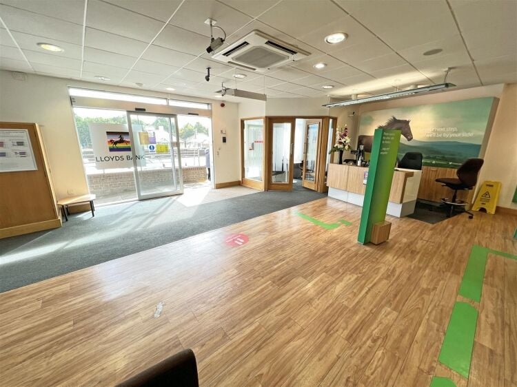 Bristol Office Building with Conversion Potential and Stunning Views for Sale Photo 10