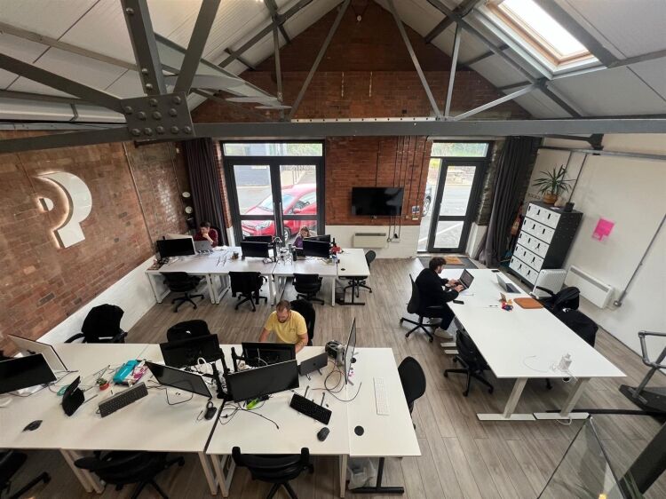 Upgraded Bristol Unit with Mezzanine in Creative Development Photo 10