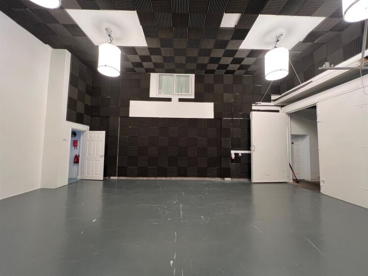 Professional Film and Photography Studio with Office Facilities for Rent in Bristol Photo 10