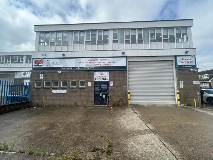 Versatile 6,913 sq ft industrial unit available to rent in vibrant Bristol location Photo 10