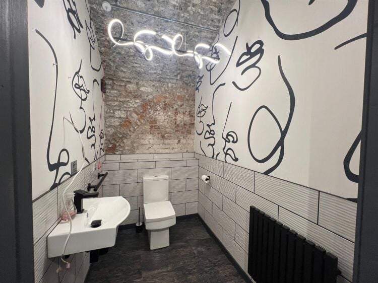 Contemporary ground floor commercial unit in prestigious mixed-use development in central Bristol Photo 10