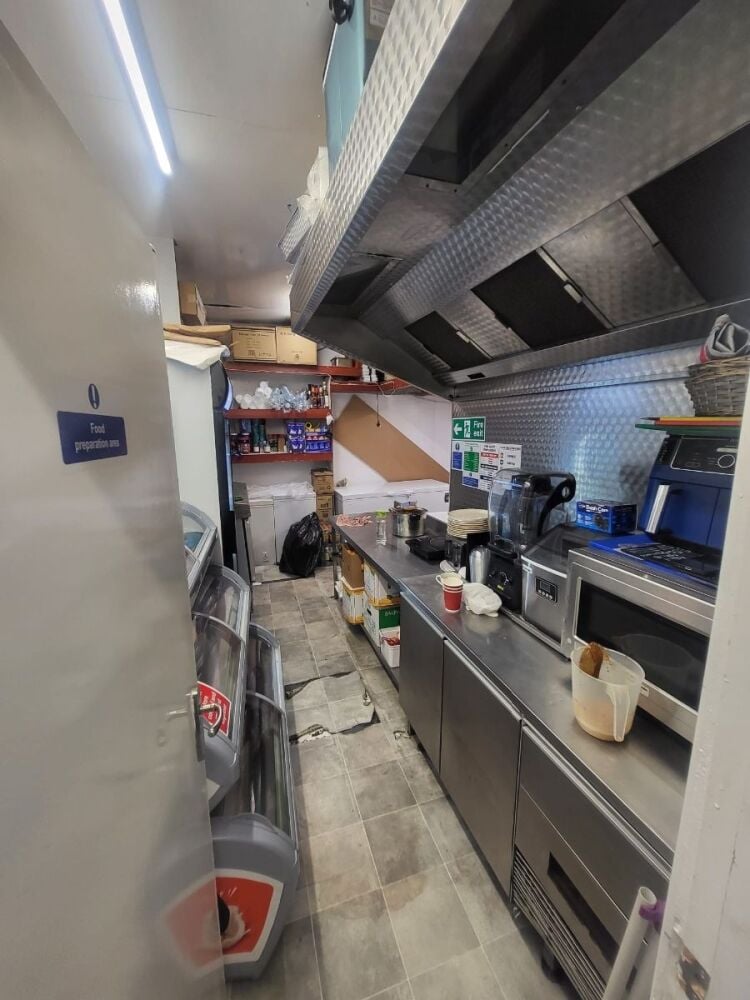 COFFEE SHOP, FAST FOOD & DRY CLEANERS BUSINESS FOR SALE IN EAST LONDON WITH REF CS0665 Photo 10