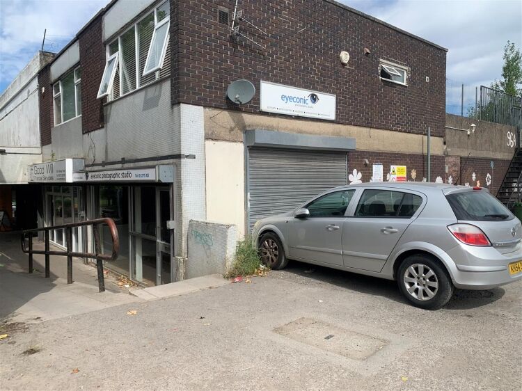 A ground floor retail unit of approximately 925 sq ft, located on hollway road, stockwood. the premises comprises an open plan front and rear shop are Photo 10