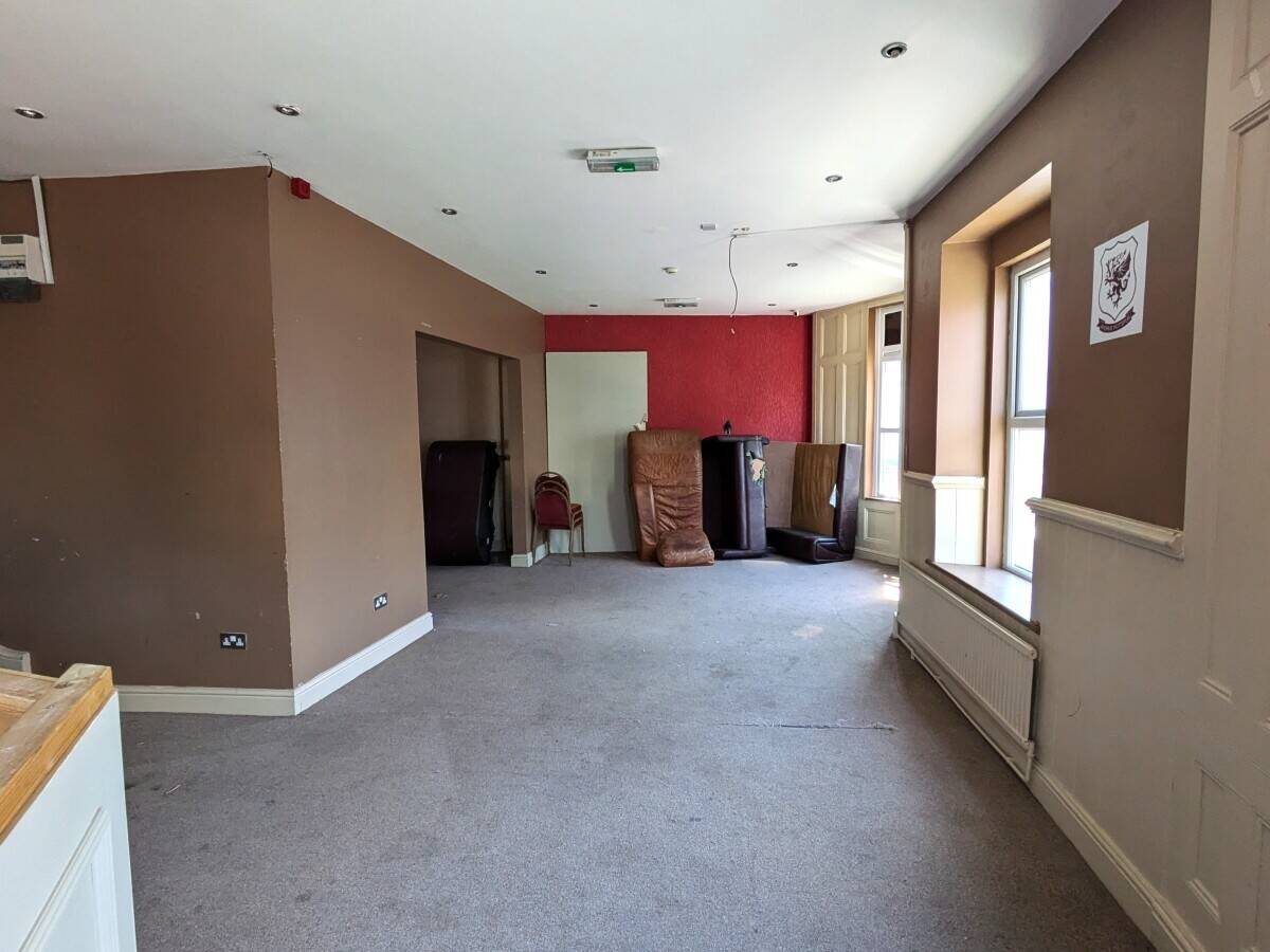 Freehold Sale of Kings Castle Hotel in Cardiff Town on Cowbridge Road East Photo 10