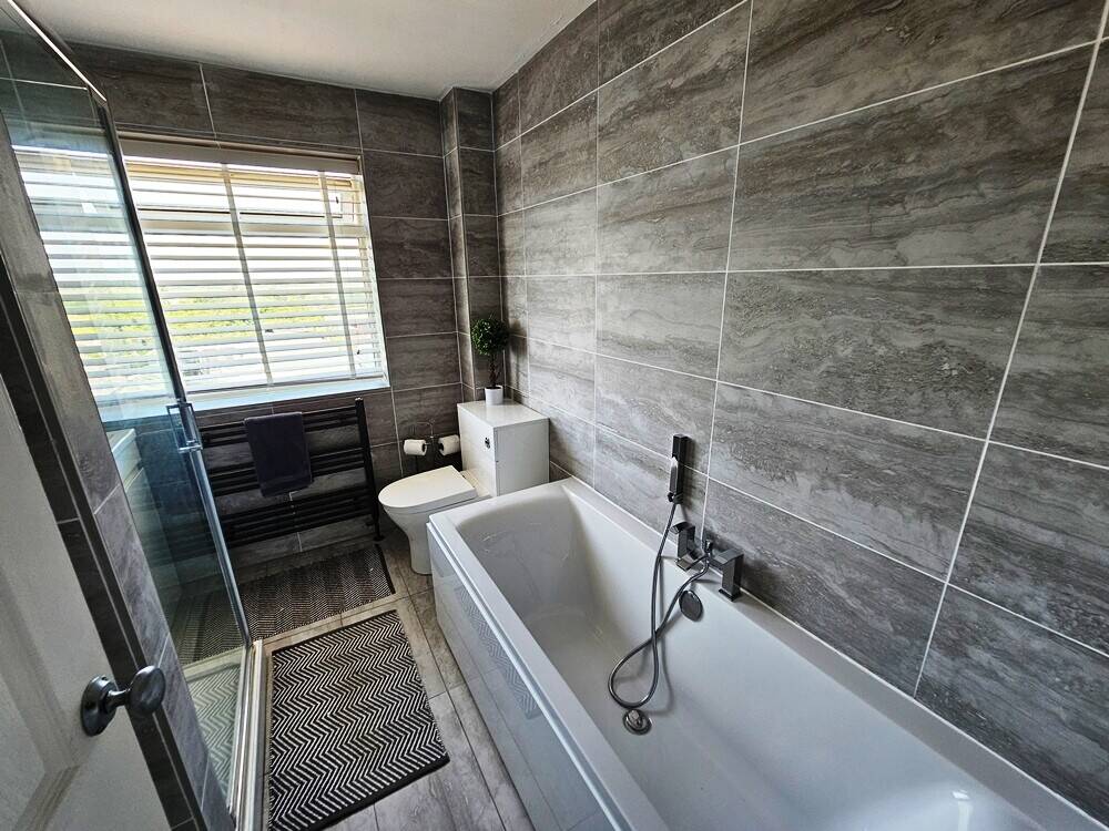 Luxury cattery with family home for sale in Leigh on Sea Essex Photo 10