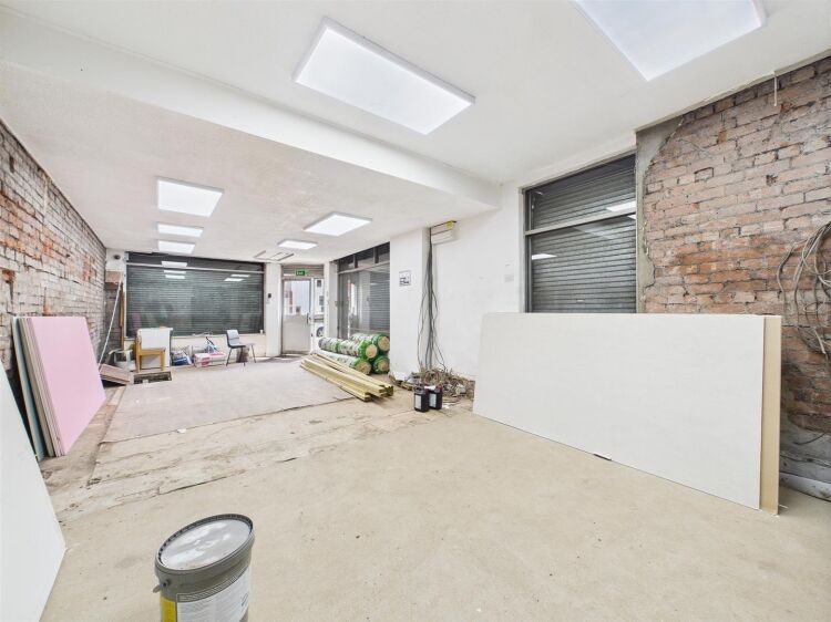 Substantial corner property ripe for development Photo 10