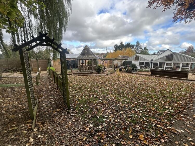 A selection of commercial units ranging from approximately 154 sq ft to 160 sq ft are now available to let. these flexible spaces are suitable for a v Photo 10