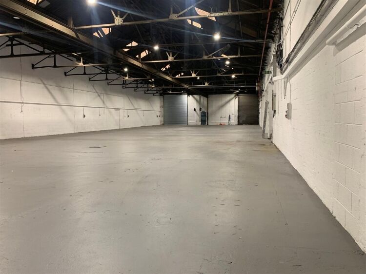 Industrial unit of 8,832 sq ft in Kingswood, Bristol near shops and amenities on Regent Street Photo 10