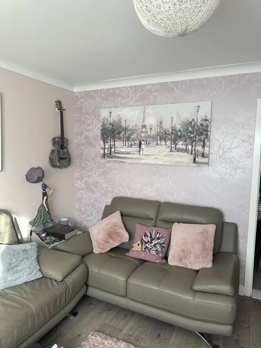 Freehold salon and beauty room with 3 bedroom accommodation in Ashford Kent available for sale Photo 10