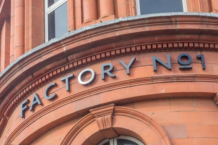 A modern retail unit of approximately 1,049 ft² situated in a busy trading position in imperial arcade, part of the city & country factory no. 1 Photo 10