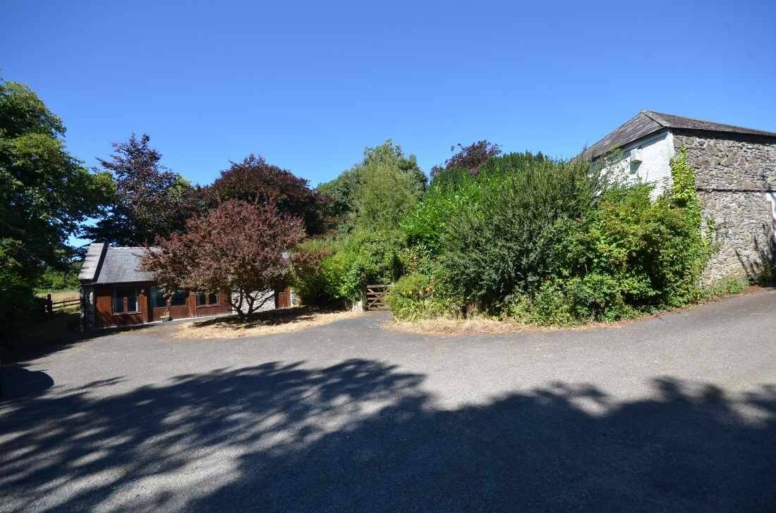 Smallholding with 8 Bedrooms and Development Potential in Tavistock Devon Photo 10