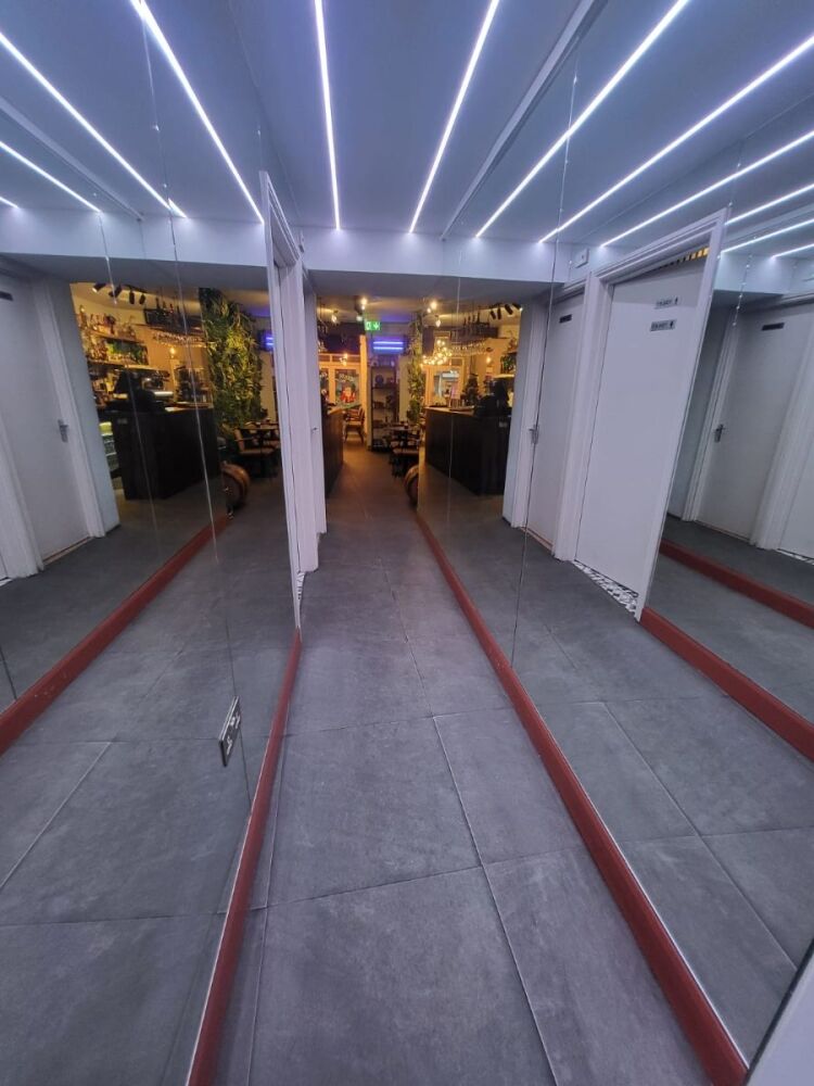 Bar, Café & Restaurant Lounge for Sale in North London with Retirement Sale Opportunity Photo 10