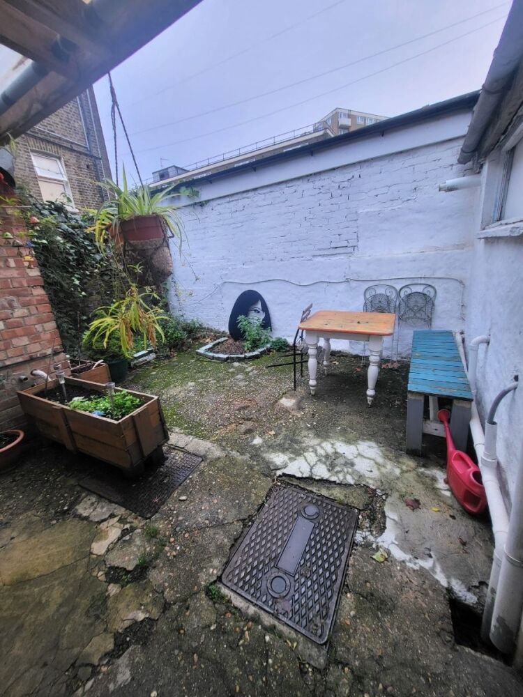 Hair Salon for Sale in North London with Local Clientele and Growth Potential Photo 10