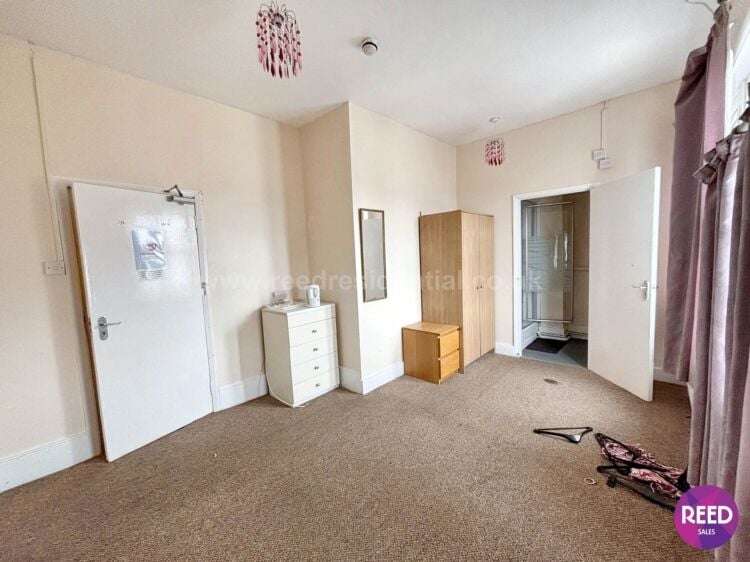 17-Bedroom Grosvenor Hotel Property for Sale in Rochford Essex with Conversion Plans Photo 10