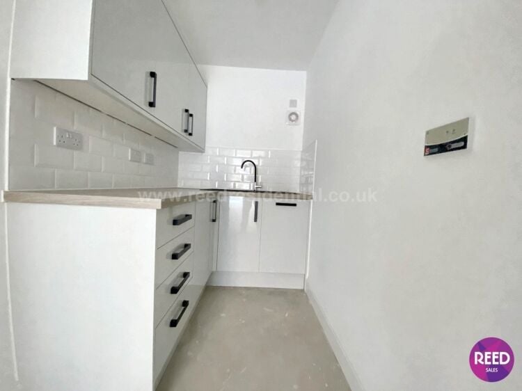 London Road, Westcliff On Sea Photo 10