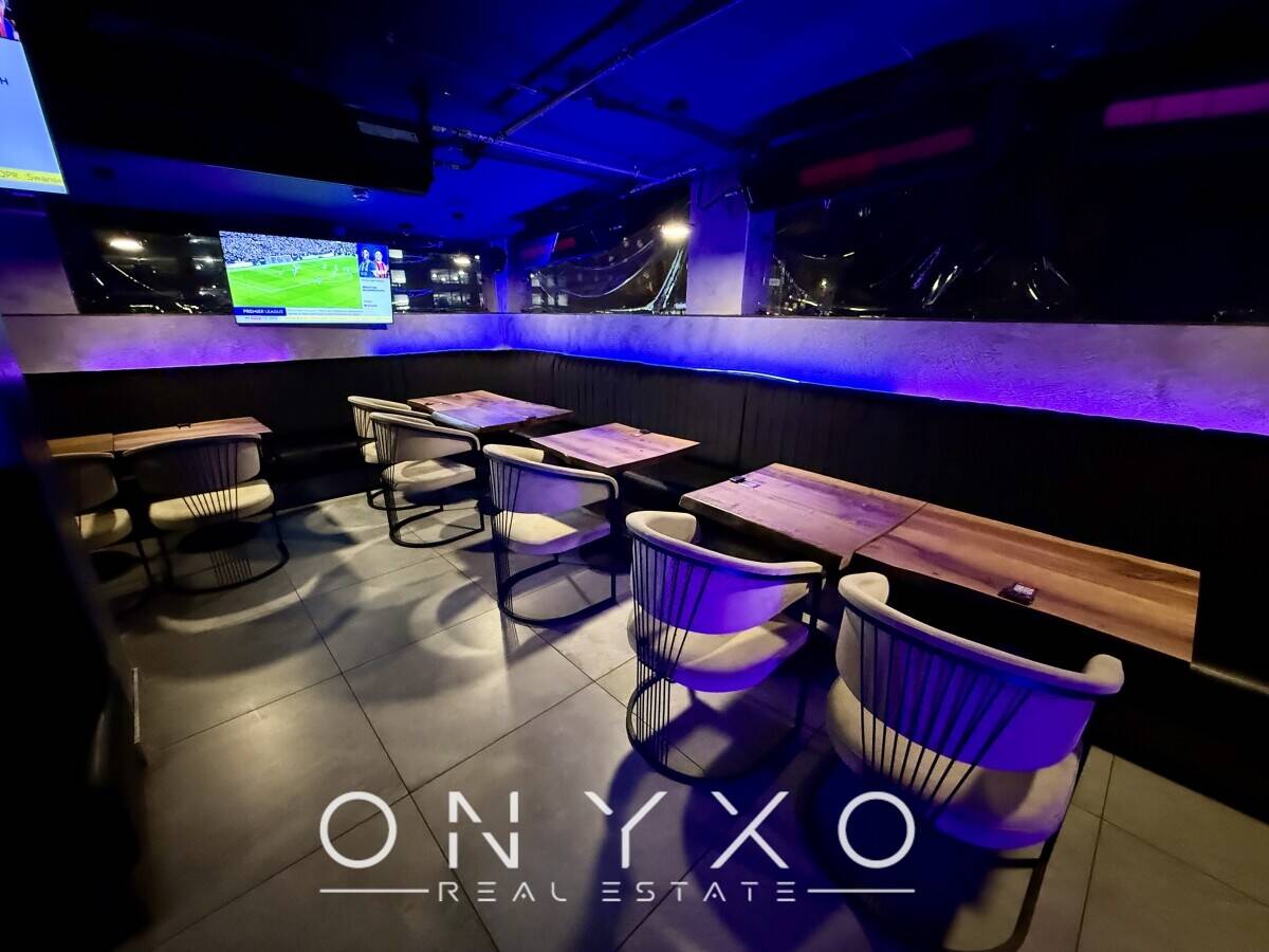 Fully Fitted Restaurant & Shisha Lounge with Late Night License TOLET In Bedfordshire Photo 10