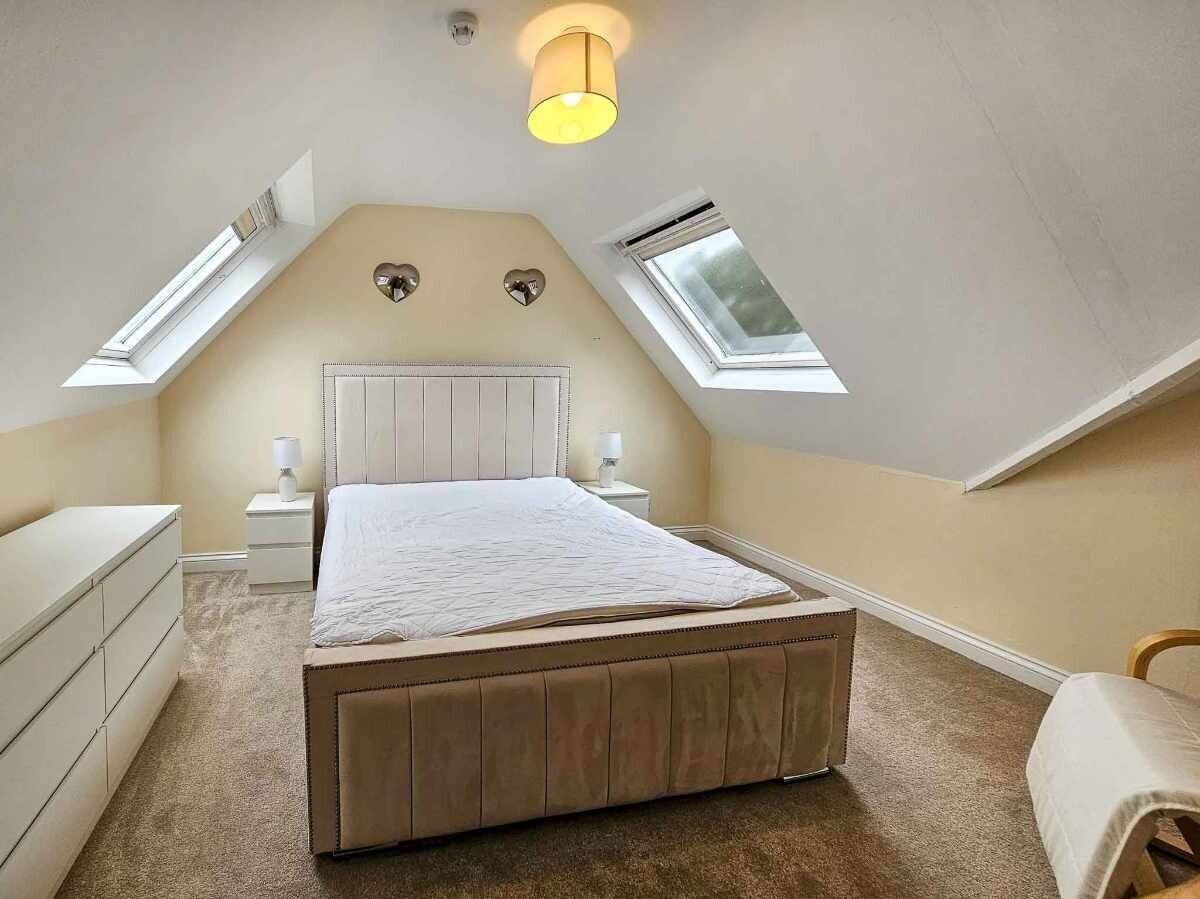 Large 8-Bedroom HMO or Supported Living Home in Torquay Devon with Spacious Garden and Reception Roo Photo 10